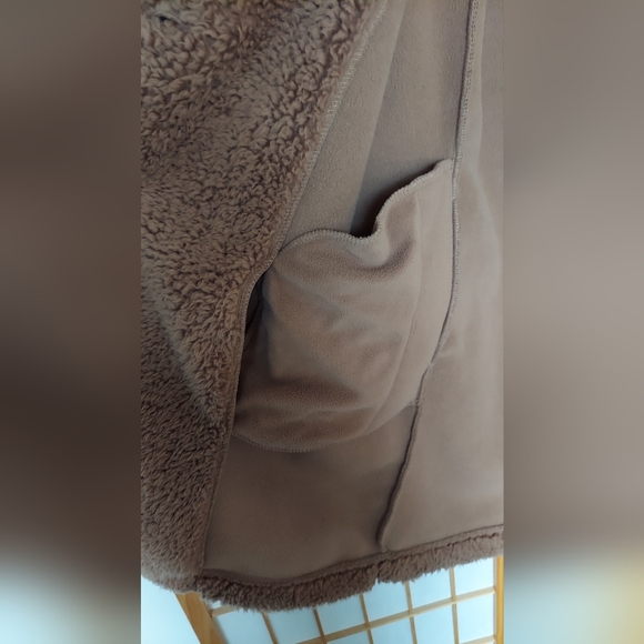 Uniqlo fleece / teddy coat - Picture 4 of 7